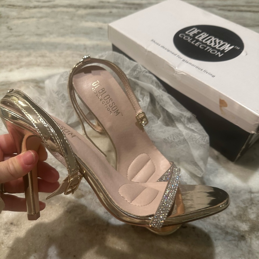 De Blossom Collection Gold Heels View 3